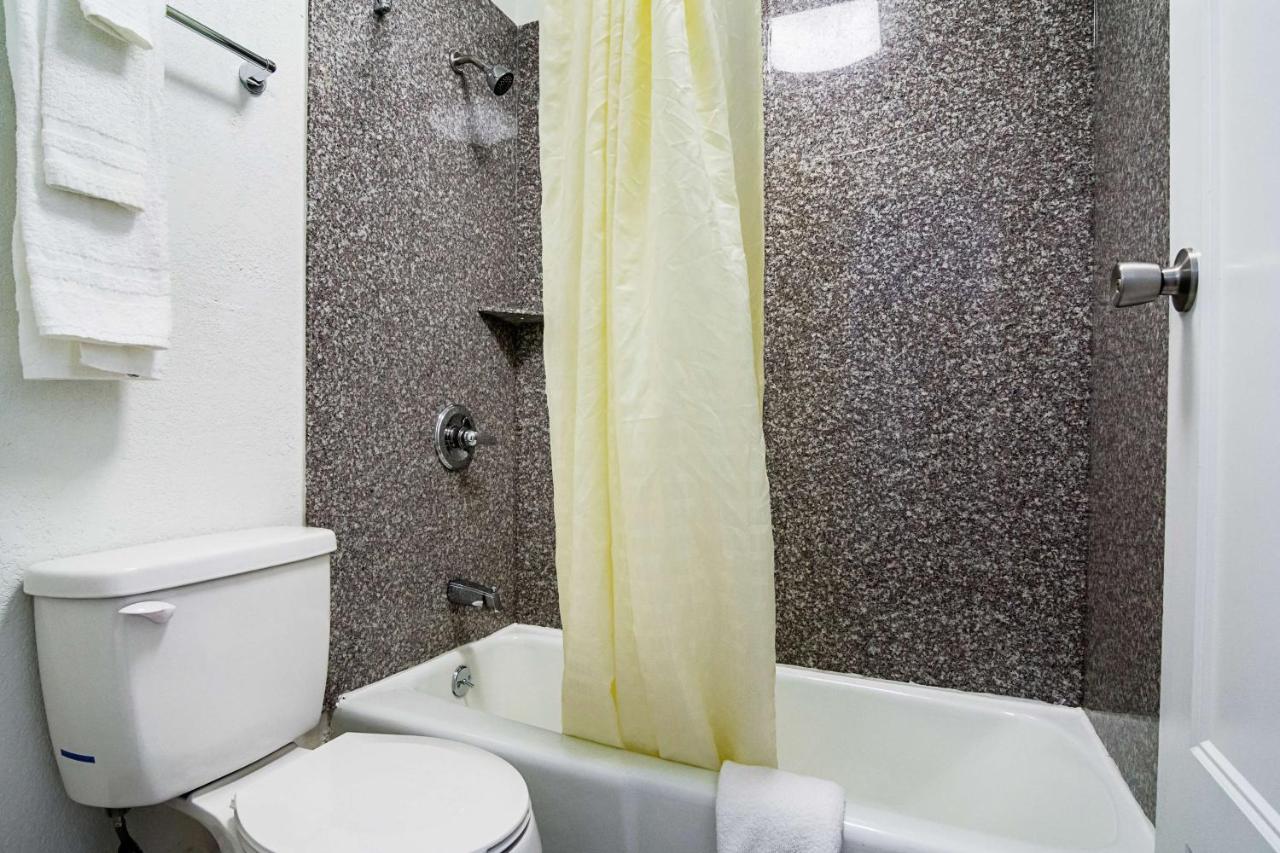 Econo Lodge Ашборо Екстер'єр фото
